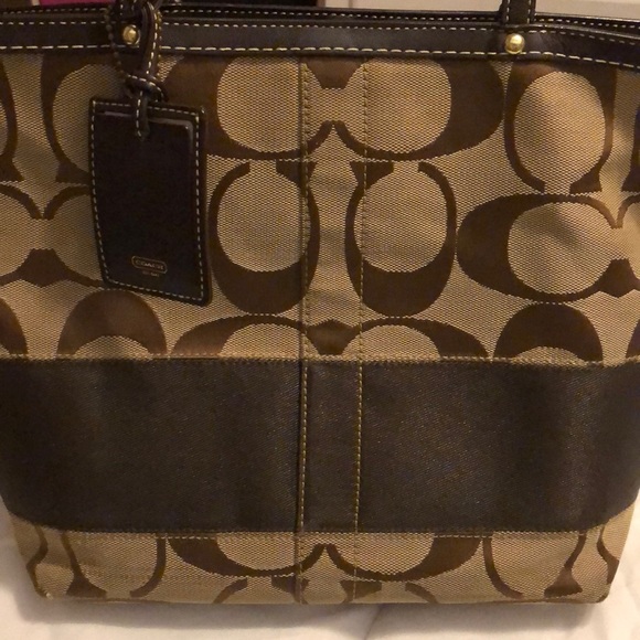 Signature  Coach Brown Leather/Canvas Shoulder Bag - Picture 2 of 4